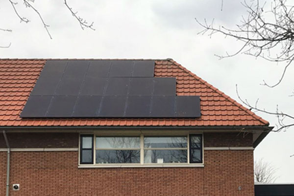 Capacity: 5.5 kW Place: Holland Module Type: All Black Module